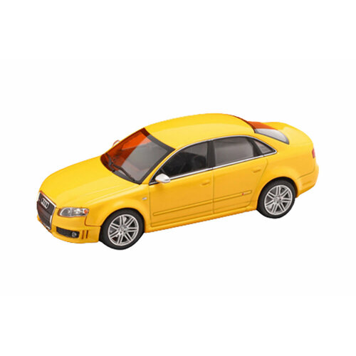 Audi RS4 2004 yellow