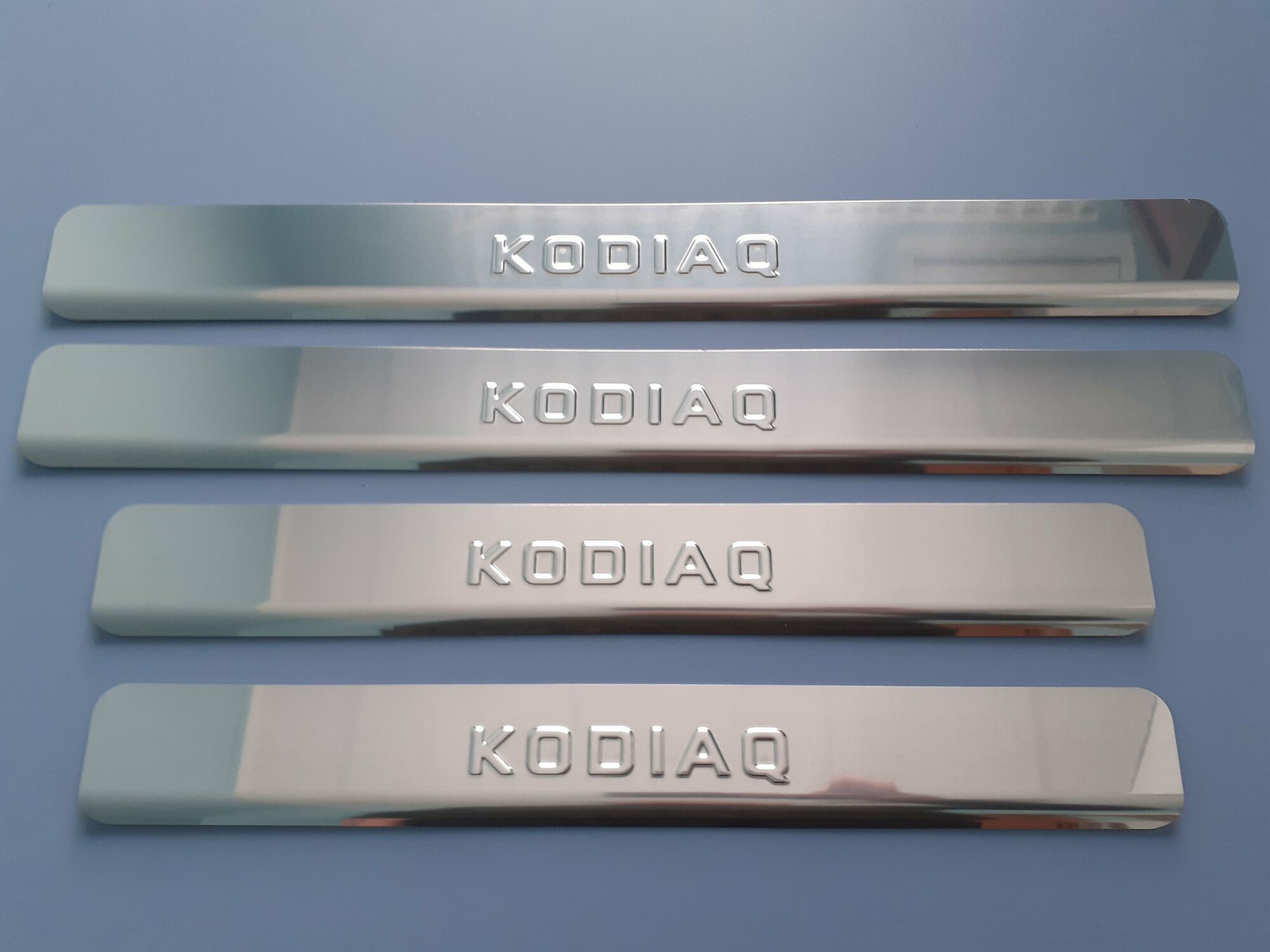 Накладки на пороги Skoda Kodiaq с 2017 по 2022 к-т 4 шт нерж. cталь скотч 3M