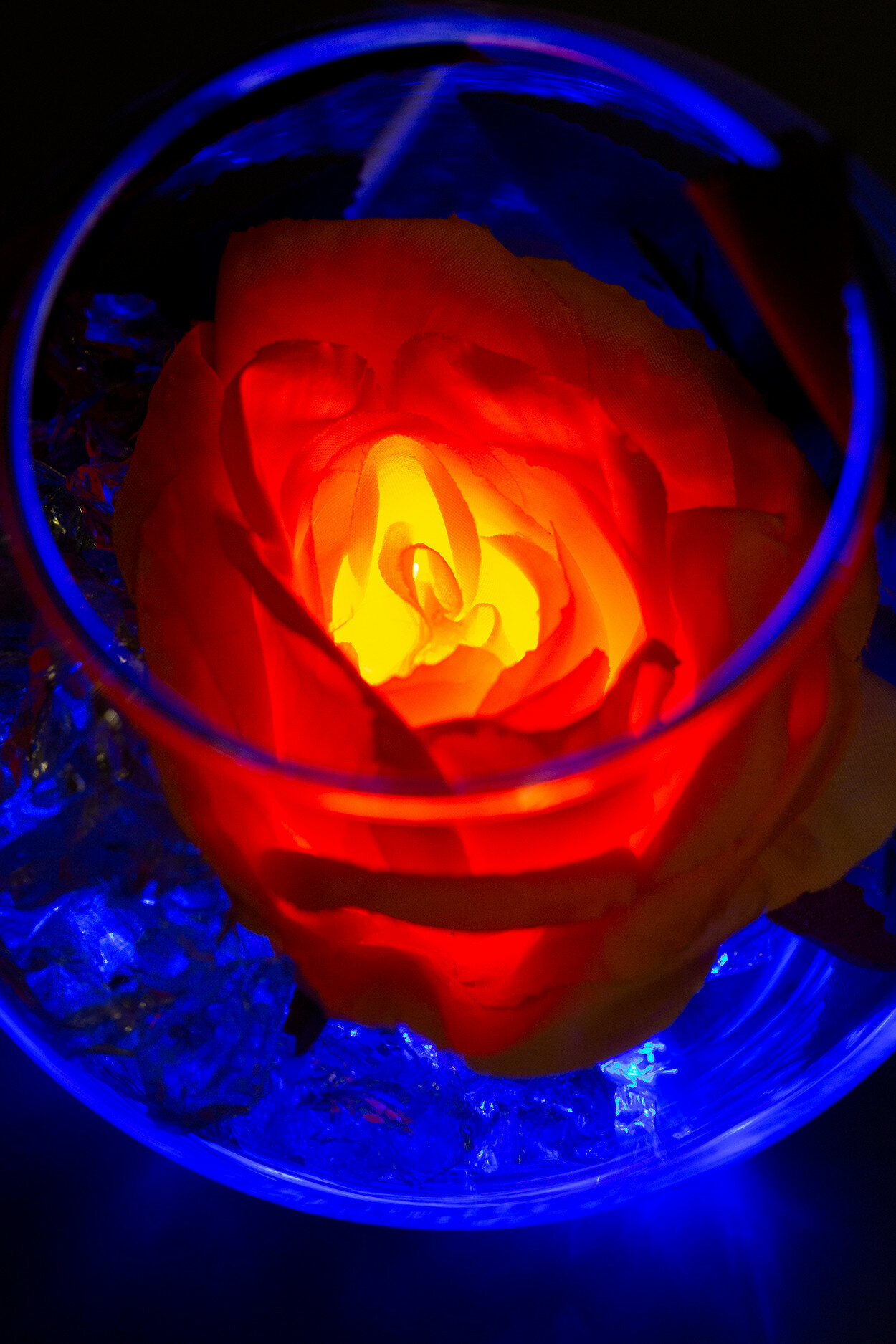 Ночник Роза в шаре оранжевая с синей подсветкой - фотография № 4