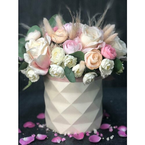 Композиция из искусственных цветов, декор для дома, оригинальный подарок, цветы в коробке.