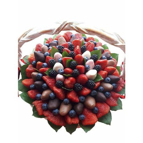 Подарочный набор Mklubni из клубники в шоколаде со свежей клубникой, ежевикой, голубикой, в корзине, размер L, номер 2
