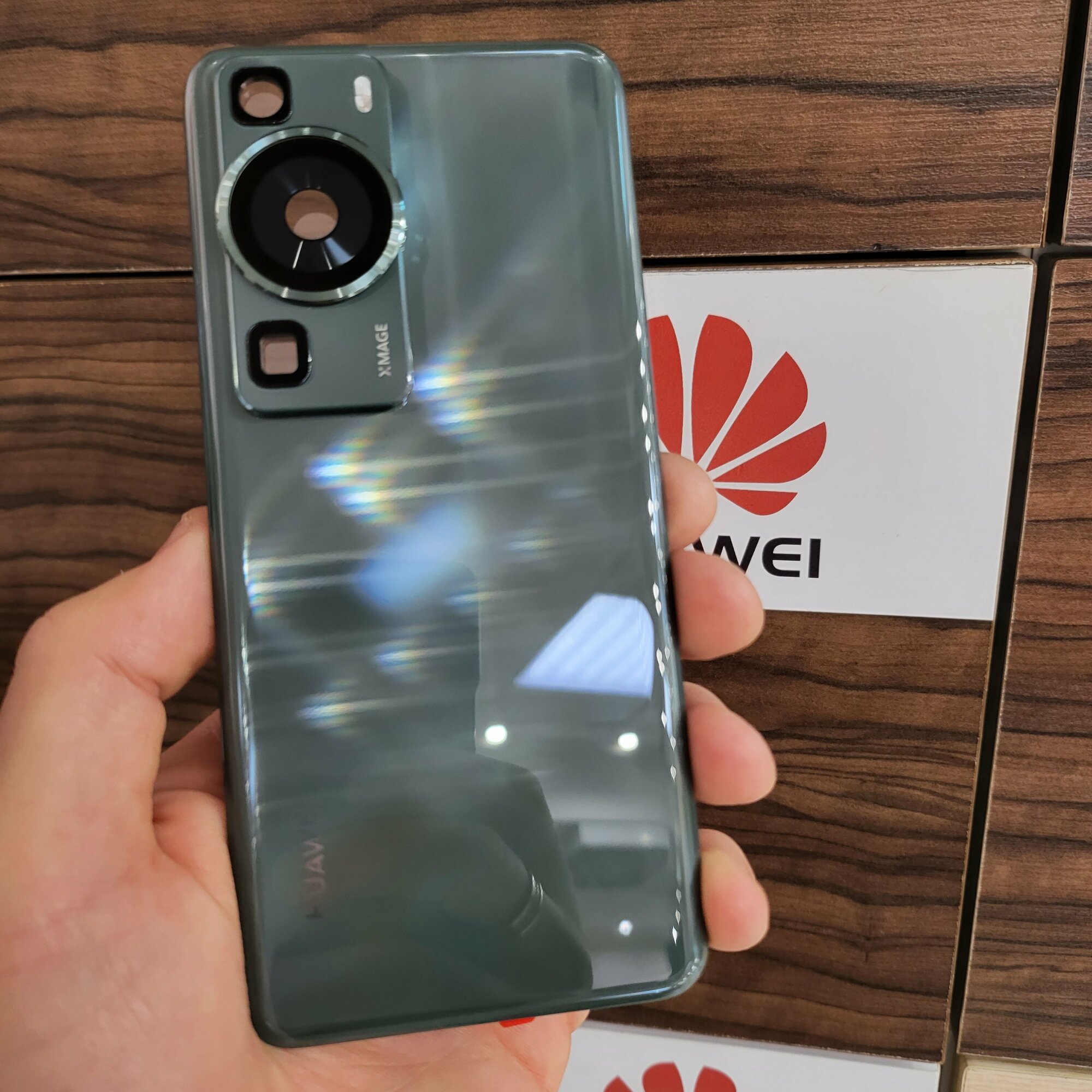 Крышка для Huawei P60 оригинальная (заднее стекло) цвет: белый