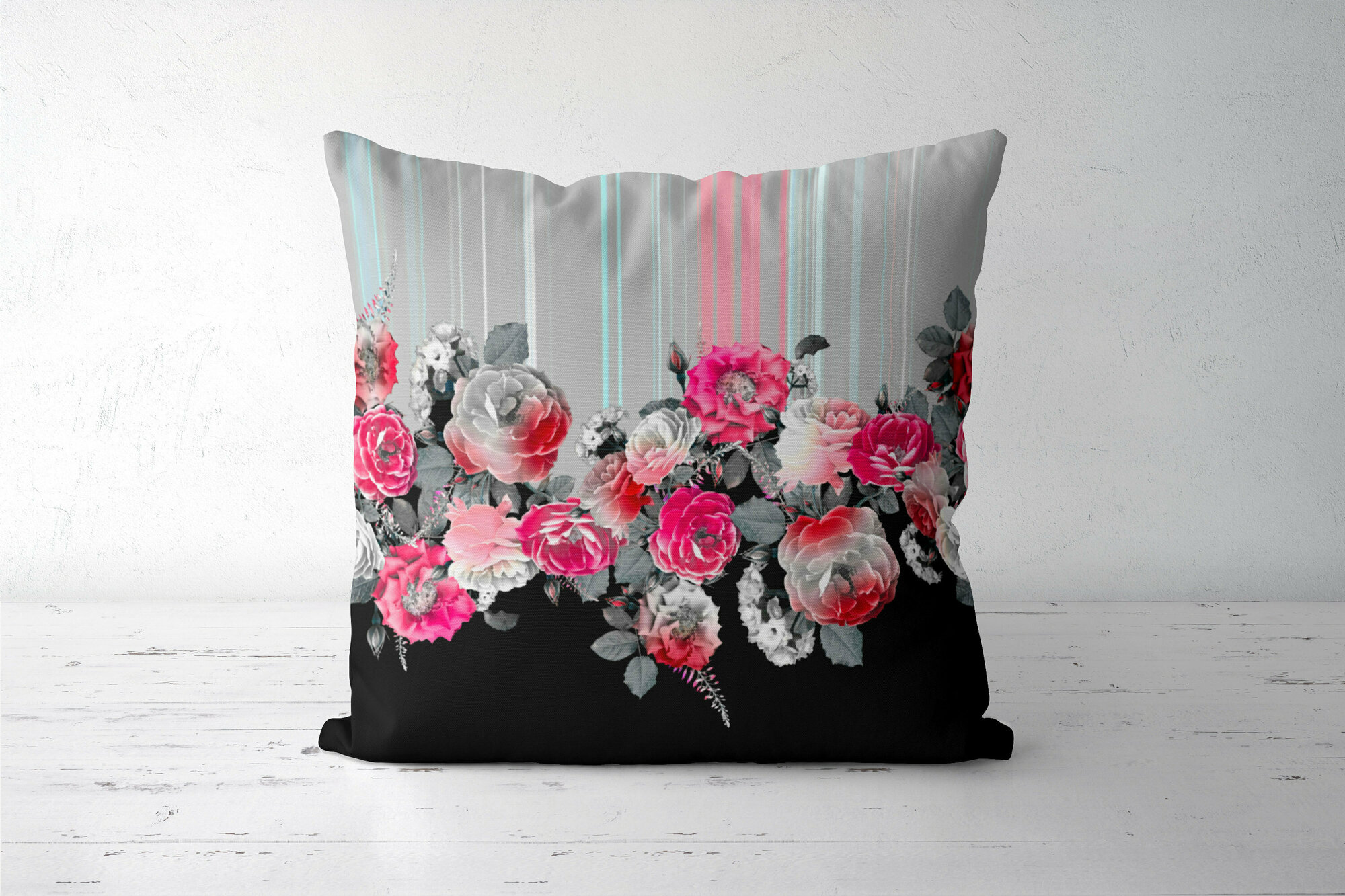 фото Подушка декоративная 45х45см / Девушкам / Цветочки и бабочки / Розы