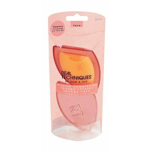 Используйте в сухом или влажном виде. Miracle Complexion Sponge: округлые бока распределяют тональную основу на больших поверхностях лица, заостренный кончик точечно маскирует несовершенства, а плоский срез позволяет вплотную подобраться к областям под глазами и крыльям носа. Идеально для нанесения кремовых, жидких и пудровых текстур. Совет: используйте влажным для легкого, натурального финиша или сухим – для плотного покрытия заменять раз в 2-3 месяца. Без латекса. Travel Sponge Case: теперь любимый бьюти-аксессуар легко взять с собой! Защищает спонж от повреждений и загрязнений в косметичке, сумке или чемодане. Вентиляционные отверстия позволяют спонжу равномерно просохнуть. Для ценителей данного продукта предлагаем рассмотреть также наборы из 2х/4х спонжей.