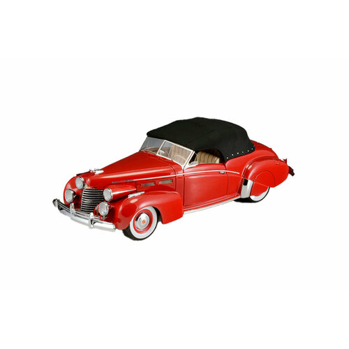 Cadillac series 62 victoria convertible 1940 red, closed