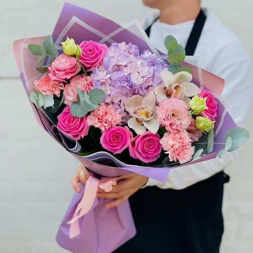 Изображение товара Живые цветы. Букет сборный с розами сорта Аква. Rybe-flowers.