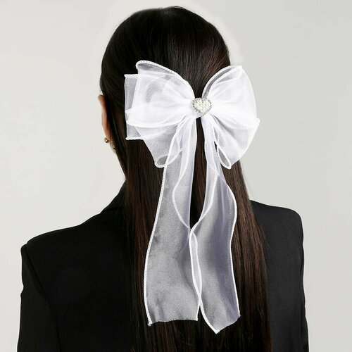 Карнавальный зажим Бантик с декором-сердцем 499₽