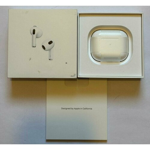 Беспроводные наушники Apple AirPods 3 Lightning Charging Case белый 18200₽