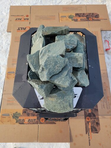 Изображение товара Жадеит Премиум колотый высший сорт размер 7-14 см камни для печей бани и сауны упаковка 10 кг