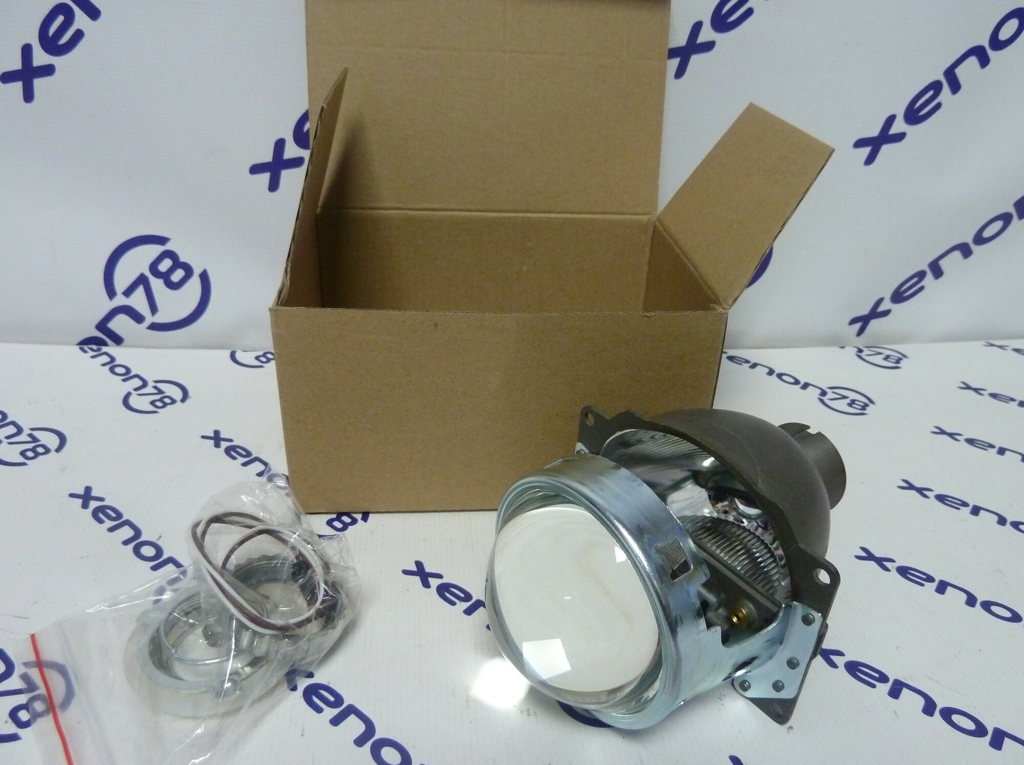 Биксеноновая линза Koito Q5 (реплика) 3.0"- D2S под съемную бленду (маску) - 1 шт.