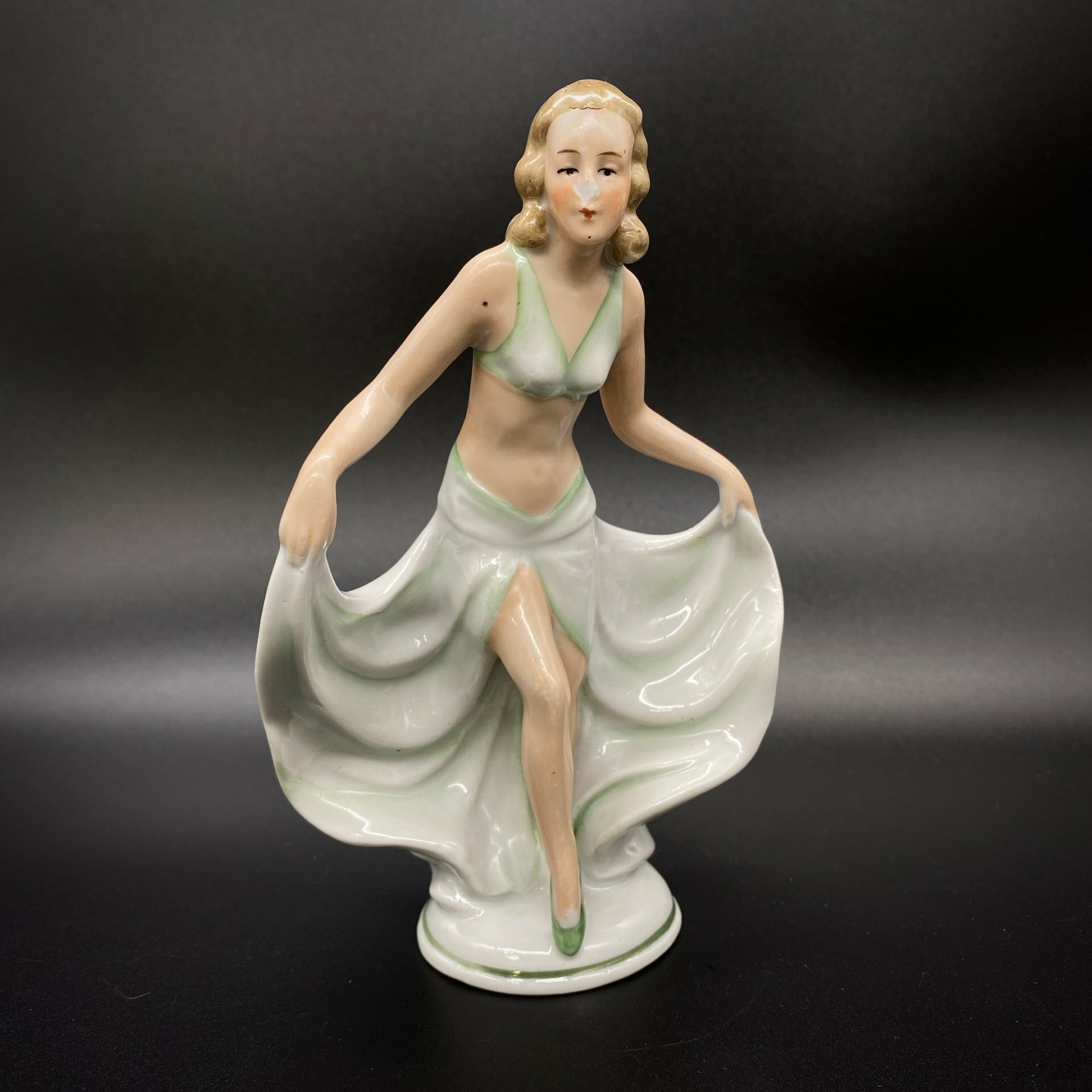фото Статуэтка "Танцовщица", фарфор, роспись, ГДР, 1930-1960 гг.