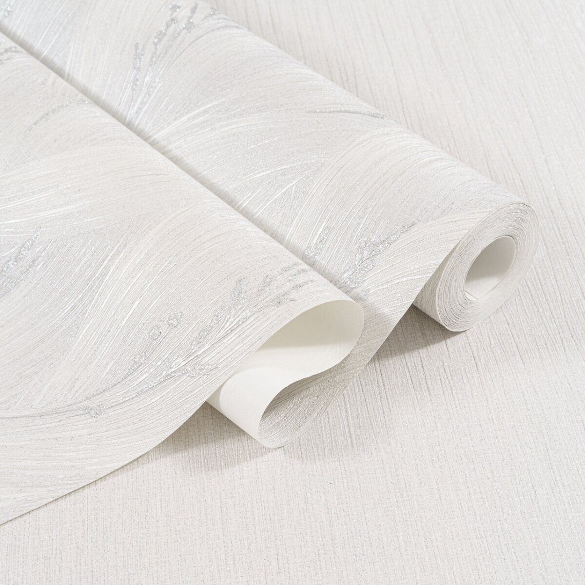 фото Обои Артекс Dolores 1.06 x 10.05 AR10671-01 на флизелиновой основе метровые, цвет белый, моющиеся, рисунок флористика