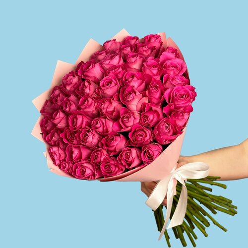 Букет живых цветов из 51 розовой розы 40 см в пленке с доставкой