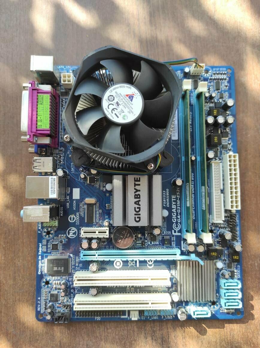 Комплект мат. плата GIGABYTE GA-G31M-ES2L (сокет 775, чипсет G31) +CPU Core2Quad Q8200 (4 ядра) +DDR2 2GB +кулер