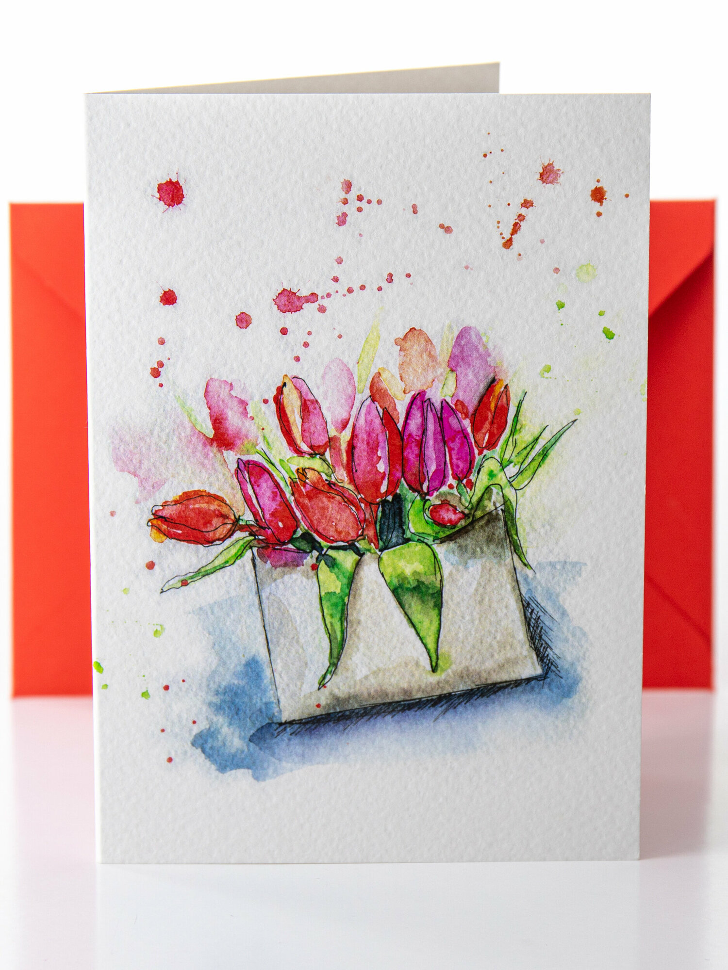 Авторская открытка "Тюльпаны в конверте" для женщин на 8 Марта