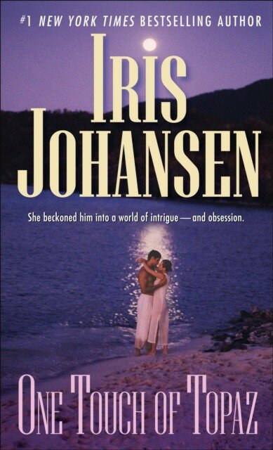 Книга Random House Iris Johansen "One Touch of Topaz" - фото №2