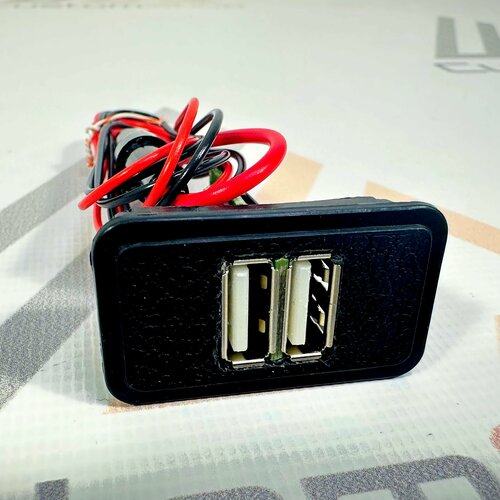 Зарядное устройство USB в штатную кнопку на 2 гнезда ВАЗ 2106 / 2107