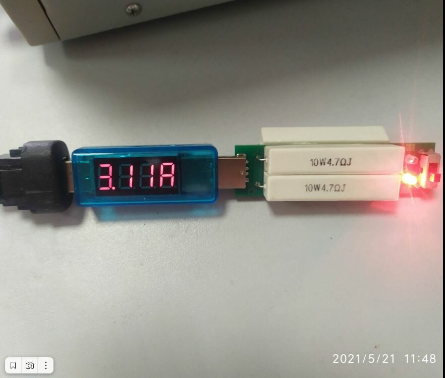 Автомобильное зарядное устройтво двухгнездное в штатное место штат USB 2.0 2х2 для автомобилей Приора-Гранта