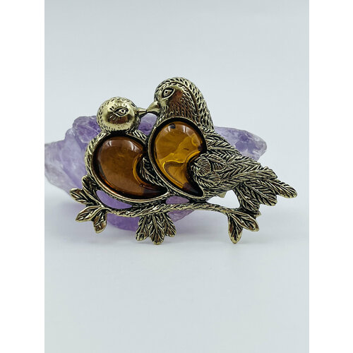 Брошь AMBER Land, янтарь прессованный, коричневый