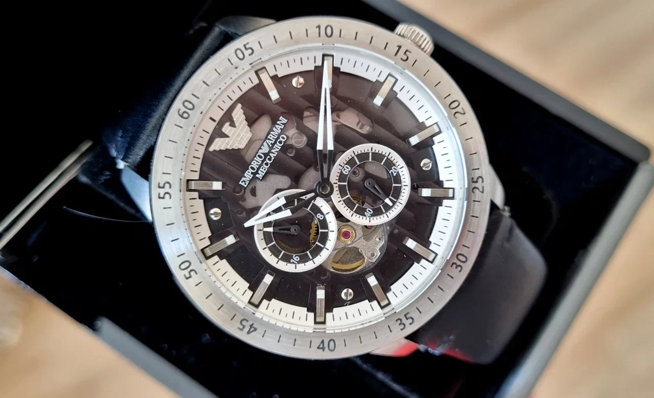 Наручные часы EMPORIO ARMANI