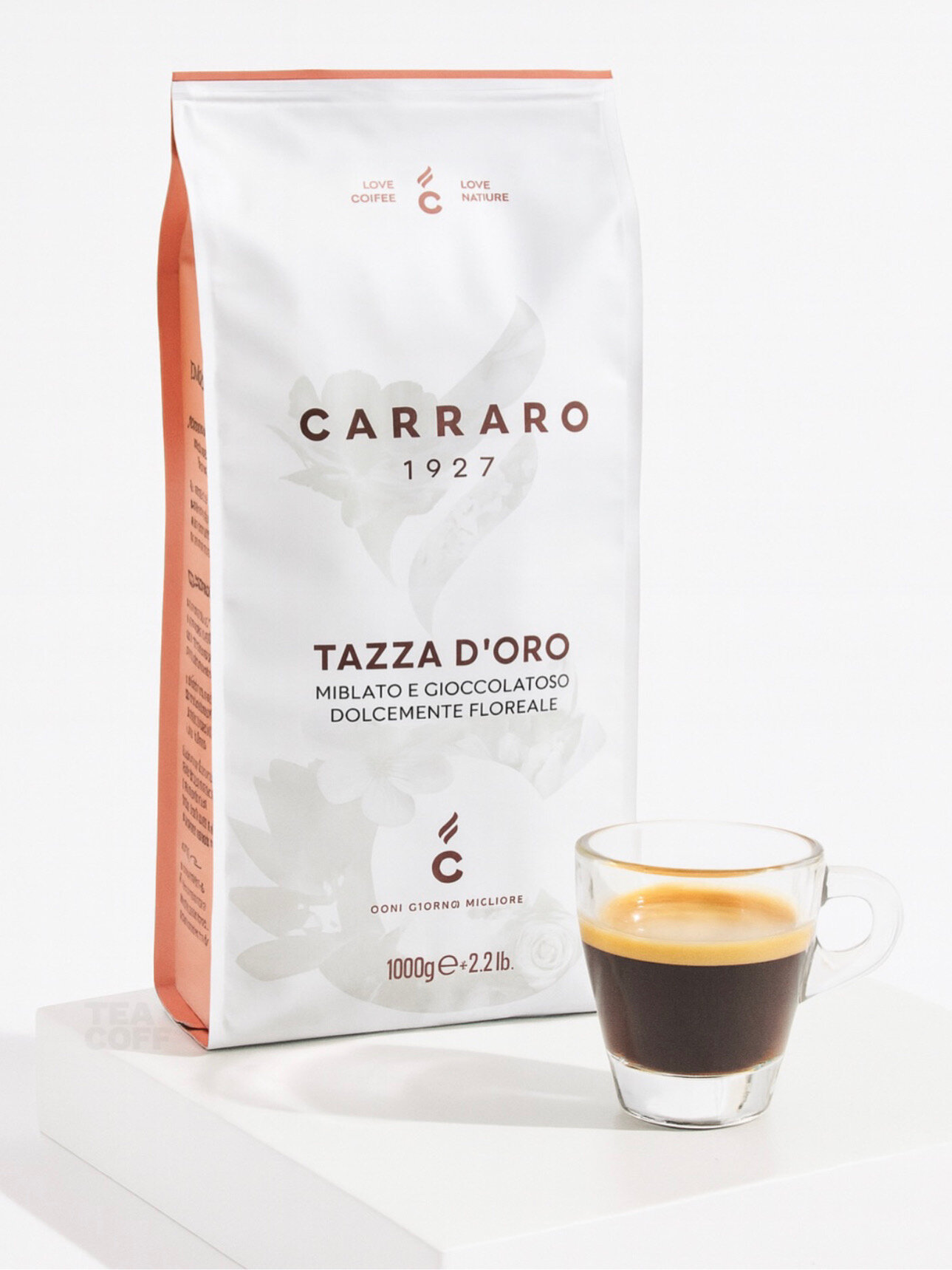 Кофейные зерна Carraro "Tazza D'Oro", арабика/робуста, средняя обжарка, вакуумная упаковка, 1кг