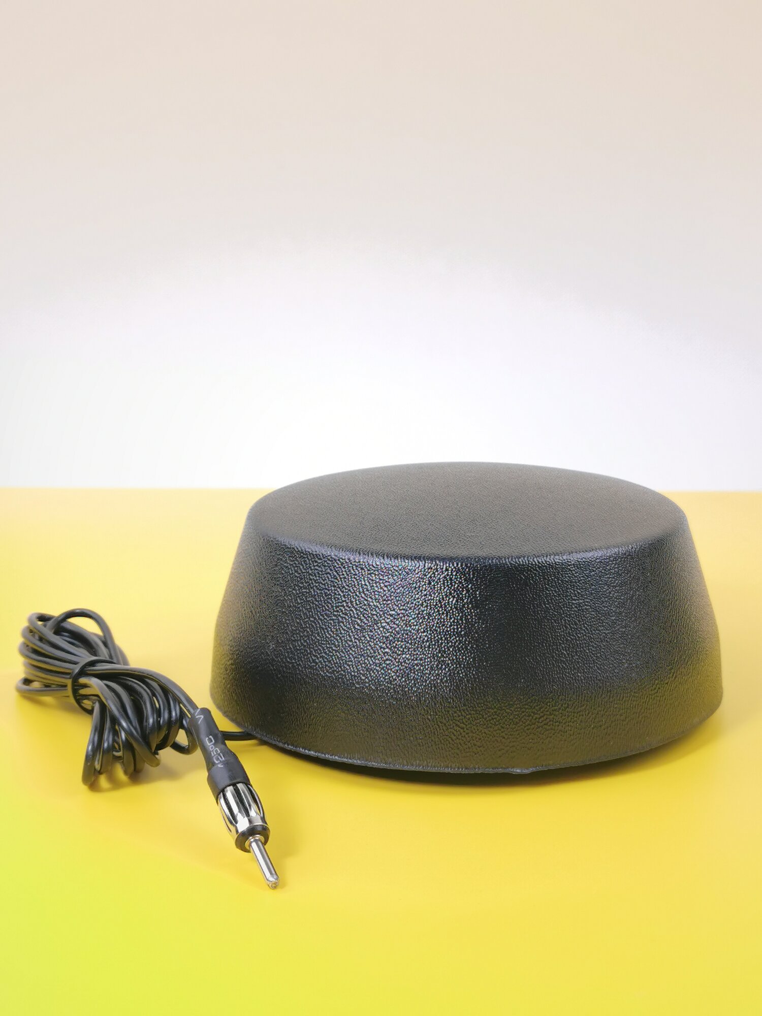 Антенна для приёма радио в автомобиле "Триада-MA 2099" диаметр 145 высота 65 мм