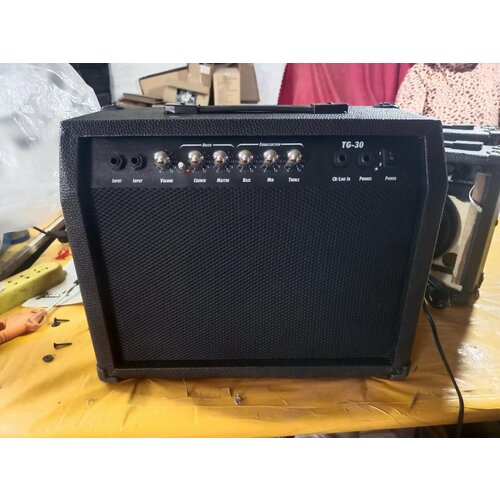 GUITAR AMPLIFIER TG-30 гитарный комбоусилитель, 30Вт