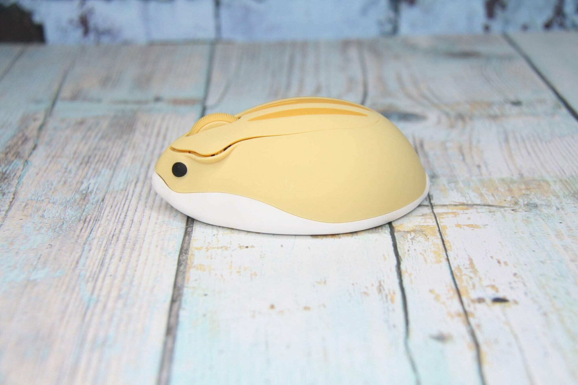 Компьютерная мышь (хомячок) беспроводная оптическая эргономичная CHUYI 24G Мышка с глазами  Желтая
