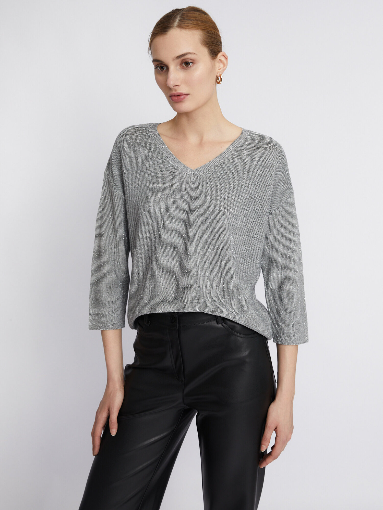 Тонкий вязаный пуловер с треугольным вырезом и люрексом цвет Светло-серый размер L