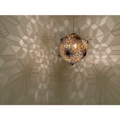 Металлический теневой светильник резной с проекцией на стены потолок сталь малый размер 25 см. Золотой 17