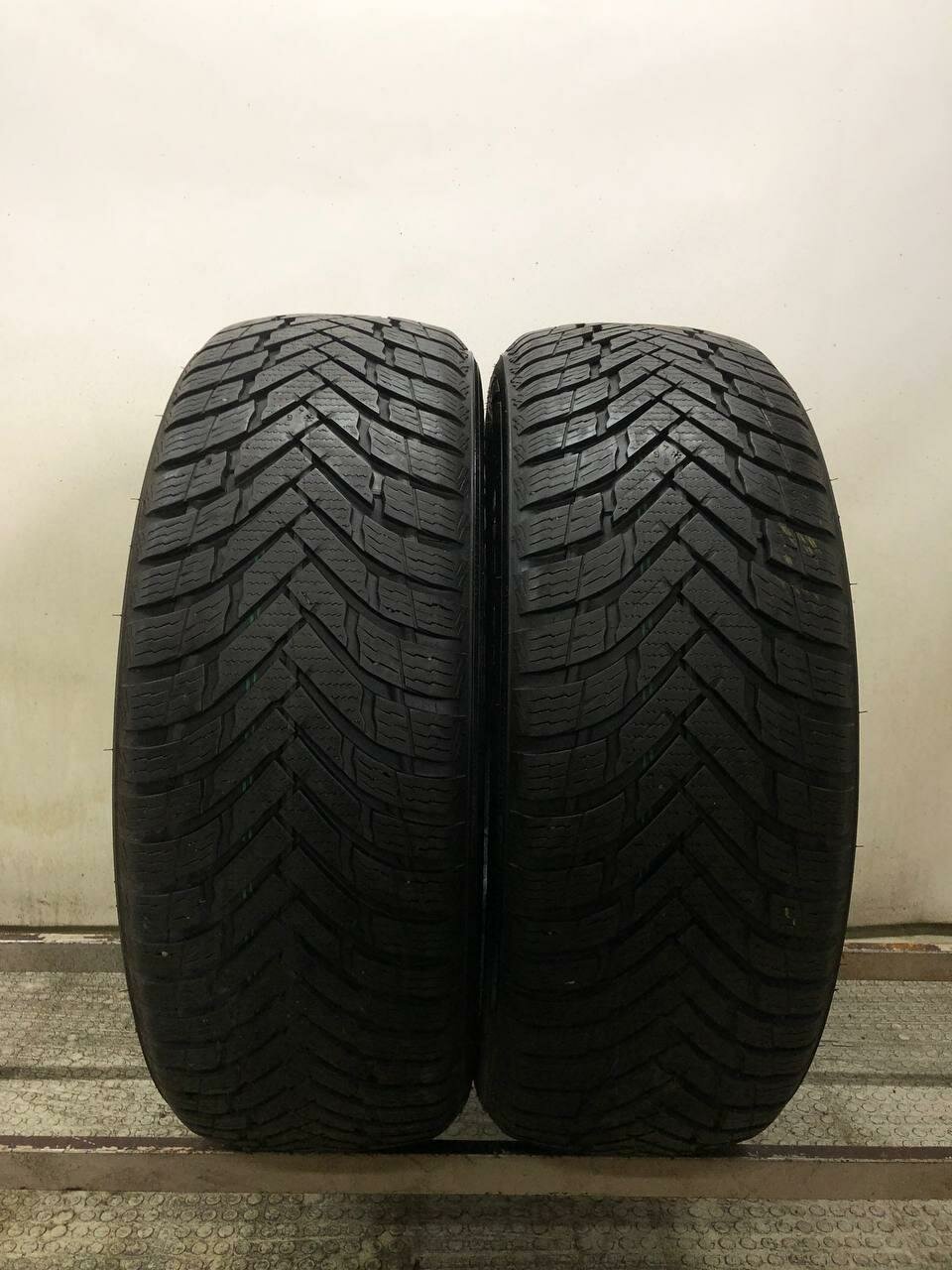 Nokian Weatherproof SUV 235/60 R18 БУ Шины Зимние