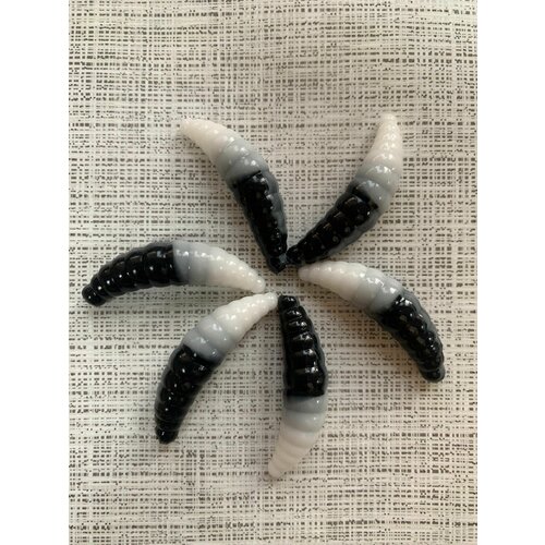 Мягкая силиконовая приманка Maggot 40 для форели , цвет Бело-Черный, уп. 10 шт.