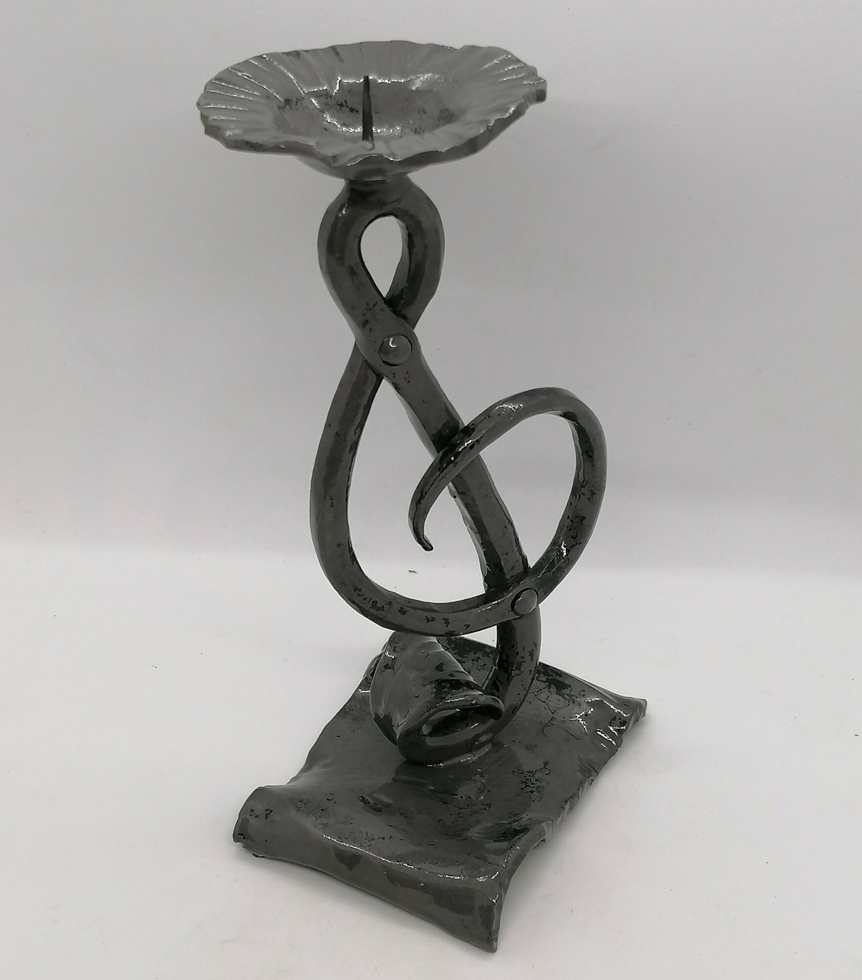 Подсвечник ручной работы "Скрипичный Ключ " , металл, серебристый, 20x16x20 см — фото 1