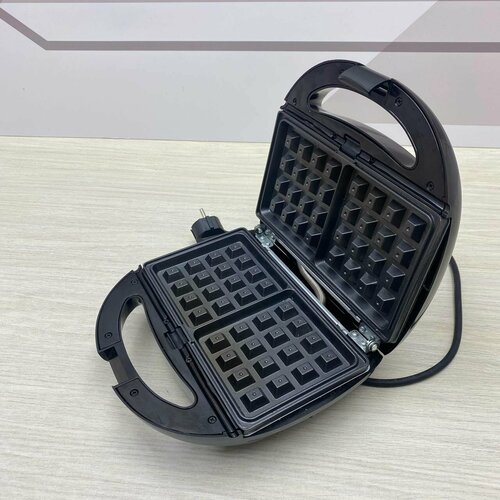 Прибор со сменными панелями Polaris PST 0103 Profi Baker черныйсеребристый 490300₽