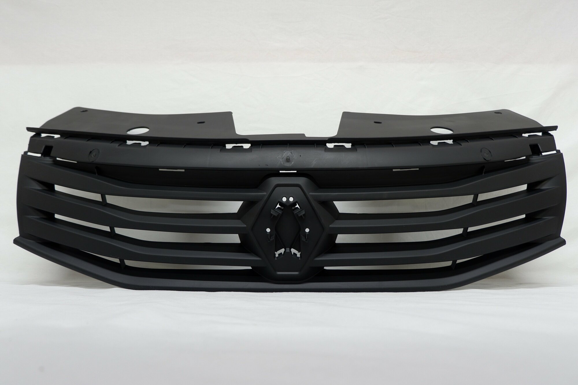 Решетка радиатора для автомобиля Renault Sandero 1 2009-2014 8200798524