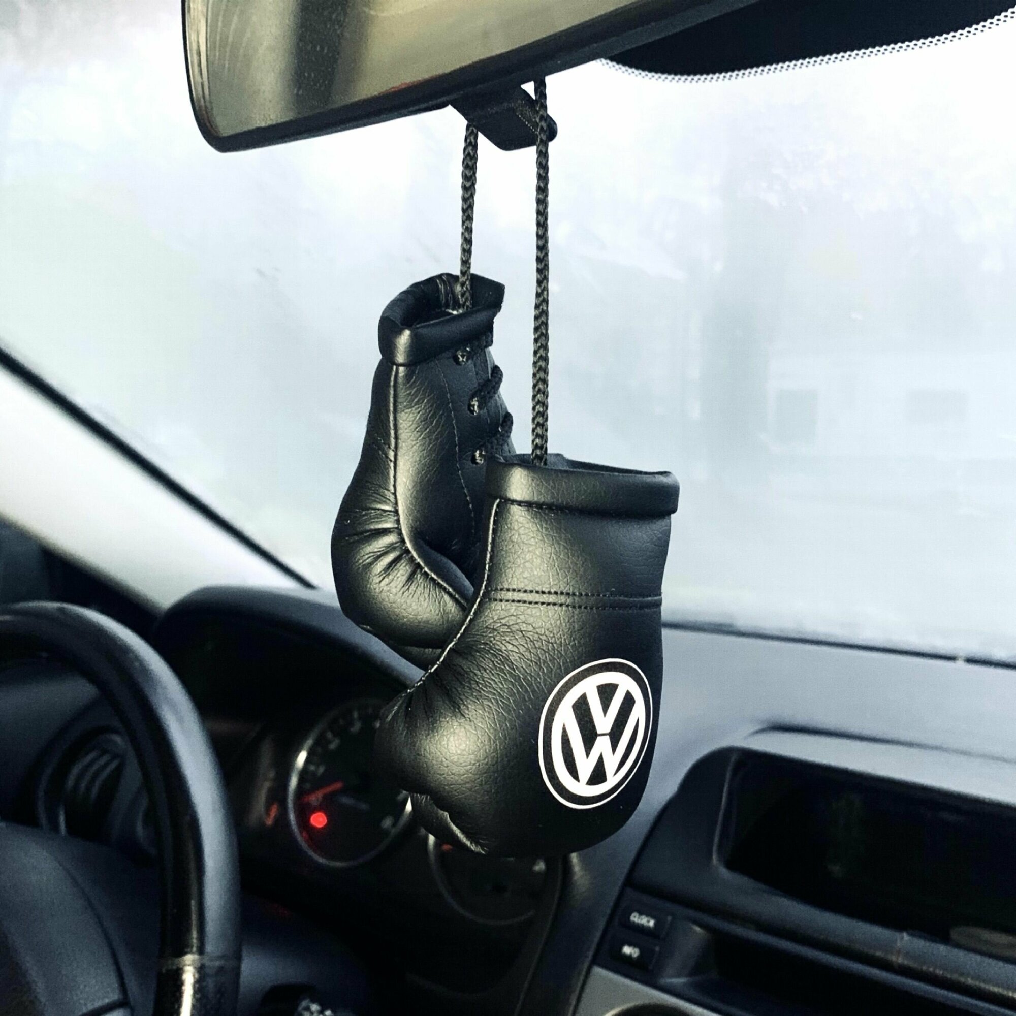 Сувенирные боксерские перчатки Volkswagen/Брелок перчатки/Подвеска на зеркало автомобиля
