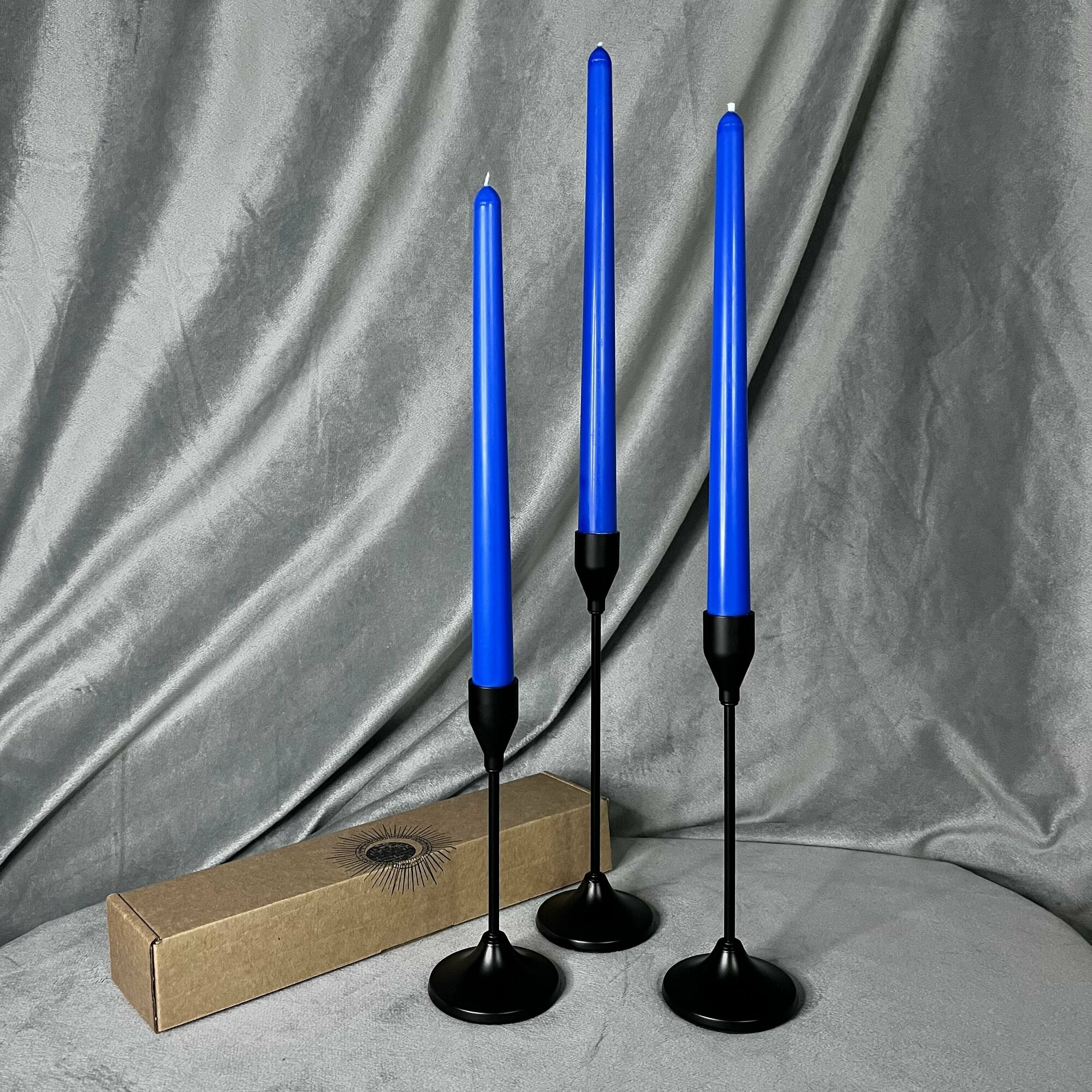 Набор столовых конических свечей "Thursday" (25.5x2.2 см, 3 шт.) ручной работы. Декоративные свечи синего цвета.