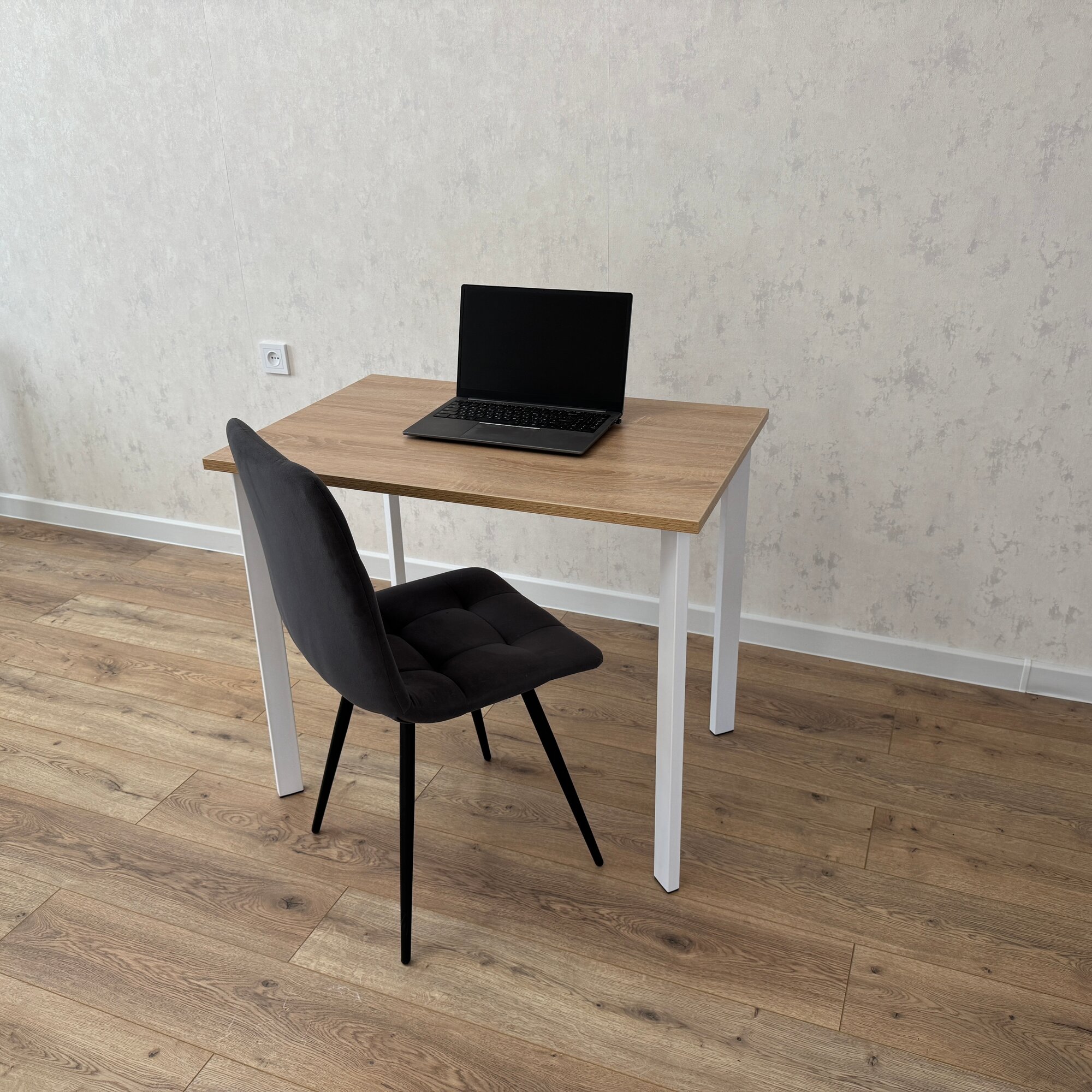 Письменный стол 100*70 см. Дуб Сонома. Белые ножки. 22 мм Столешница