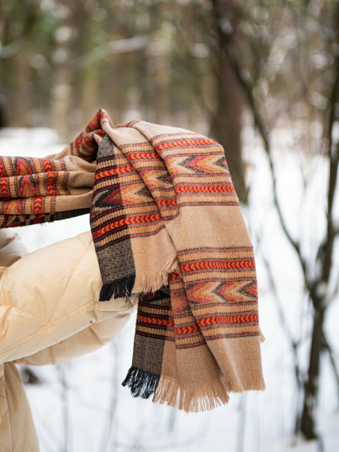 Шаль Ариаварта Базовая коллекция для женщин,215х104 см, миндальный — фото 1