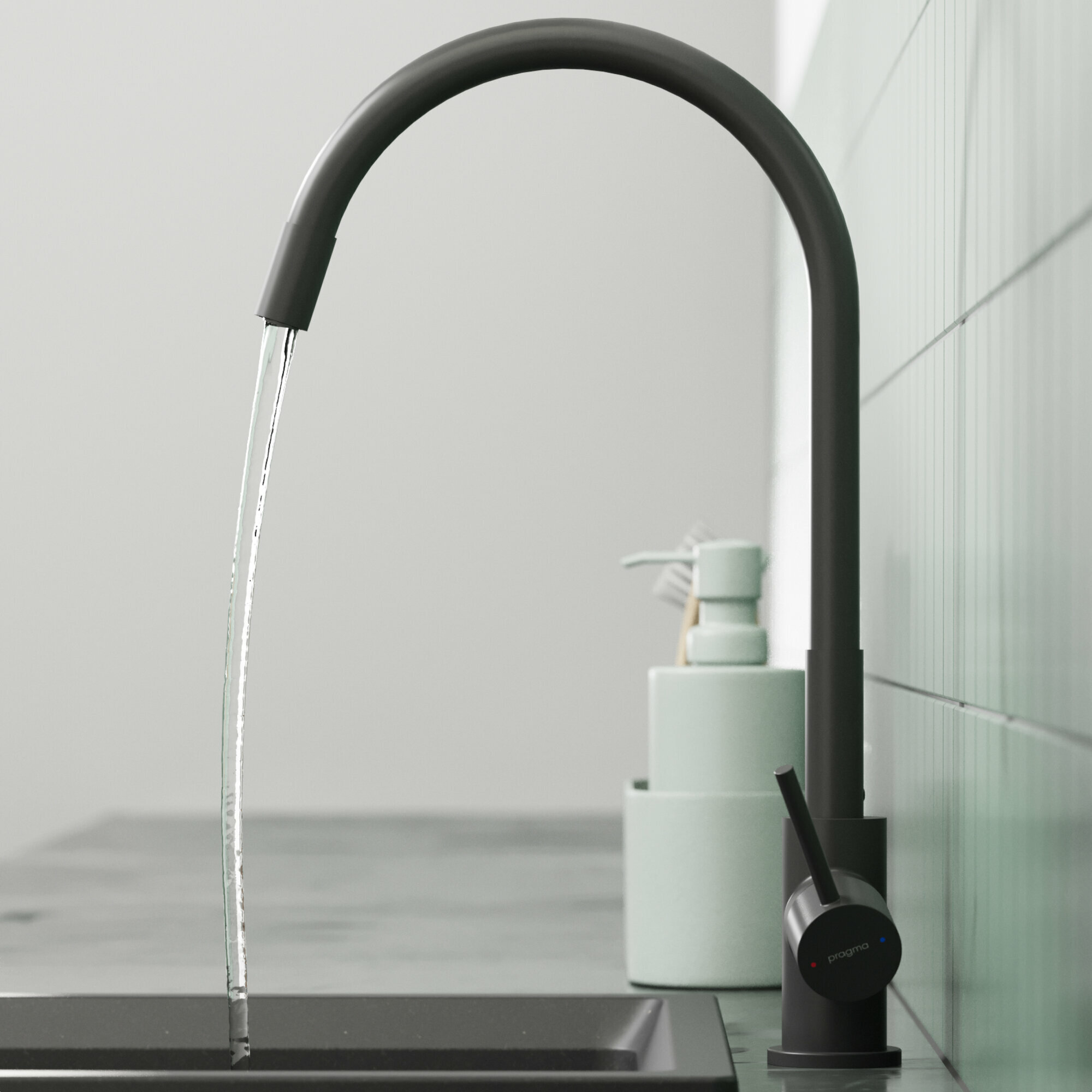 Смеситель для кухни с гибким изливом Pragma Oklem, матовый черный, OKL7. B1JS.023 — фото 1