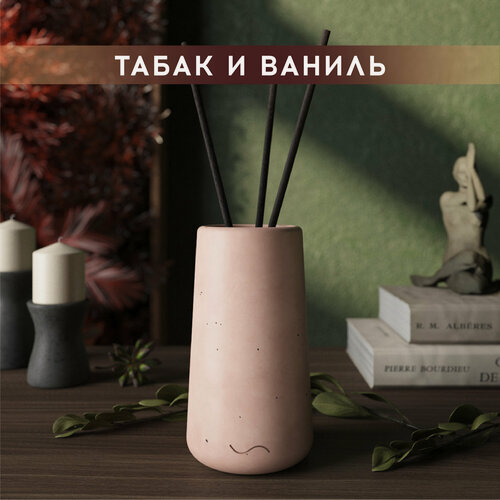 Изображение товара Ароматический диффузор, Табак и ваниль, 100мл, в бетонной вазе Astrid, розовый матовый