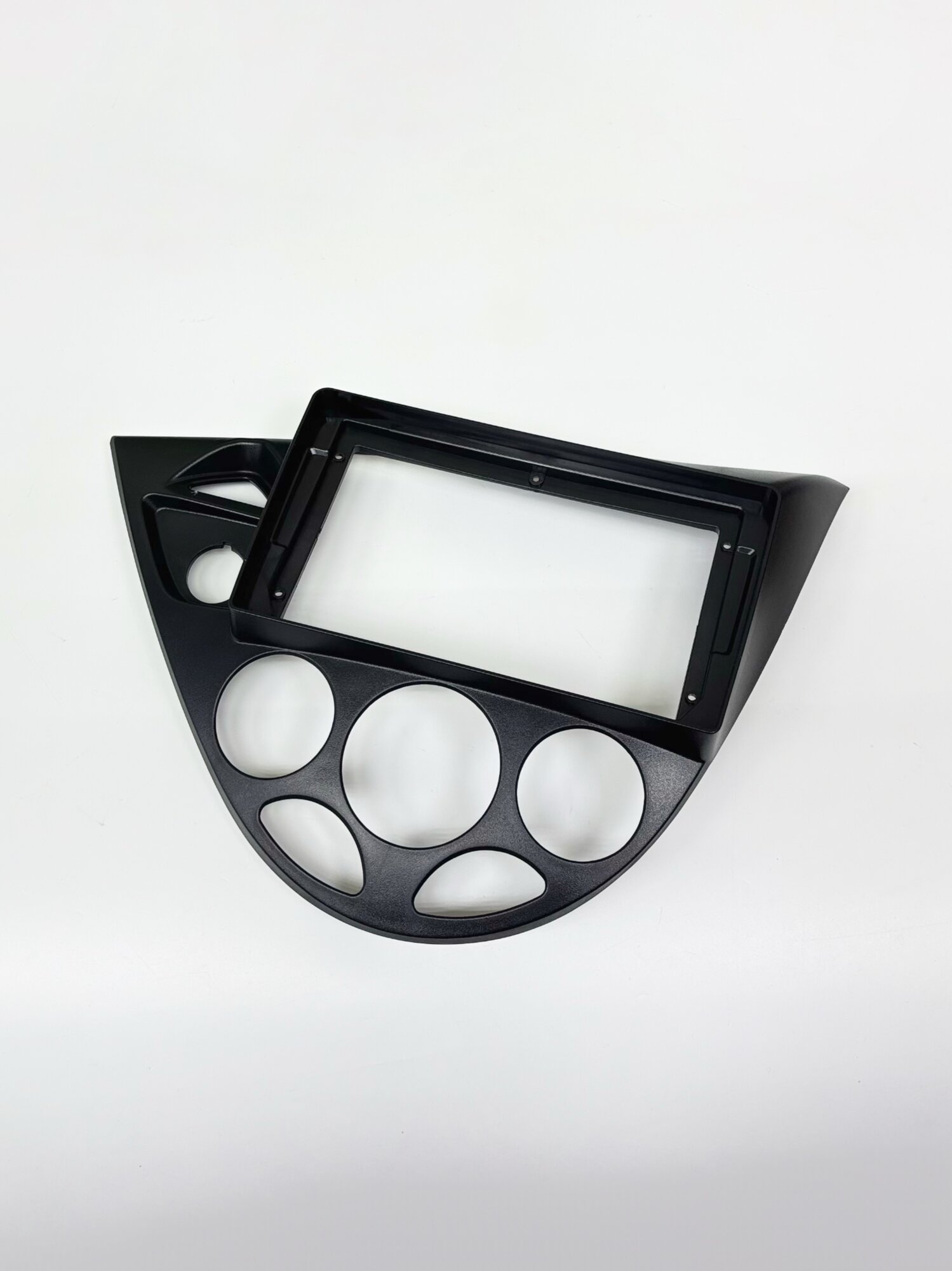 Переходная рамка Ford Focus 1 1998-2004г на 9 дюймов черная матовая.