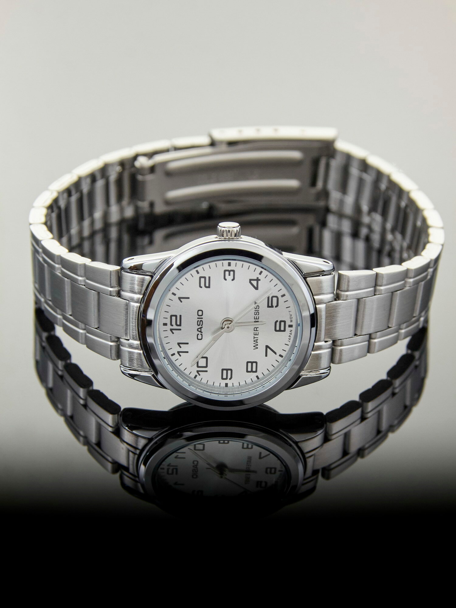 Наручные часы CASIO Классика, хром — фото 1