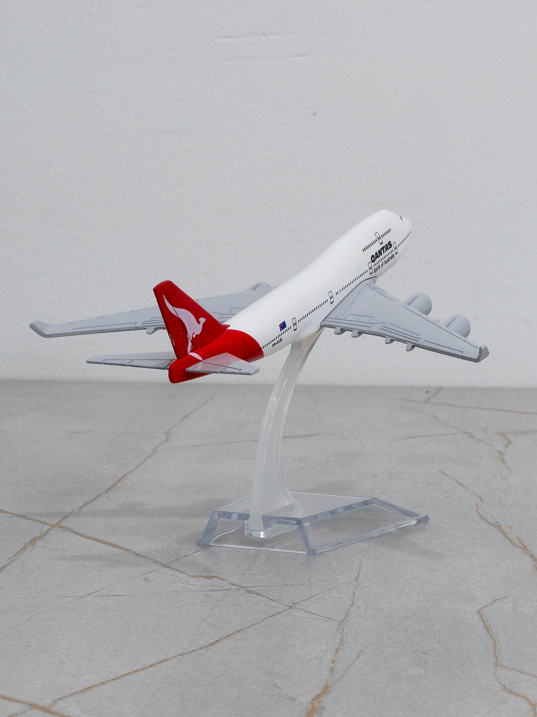 Модель самолёта Boeing 747, Qantas, 14 см, Металл+пластик — фото 1