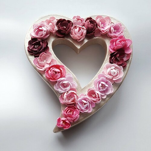 Шкатулка в форме сердца с цветами на день святого Валентина