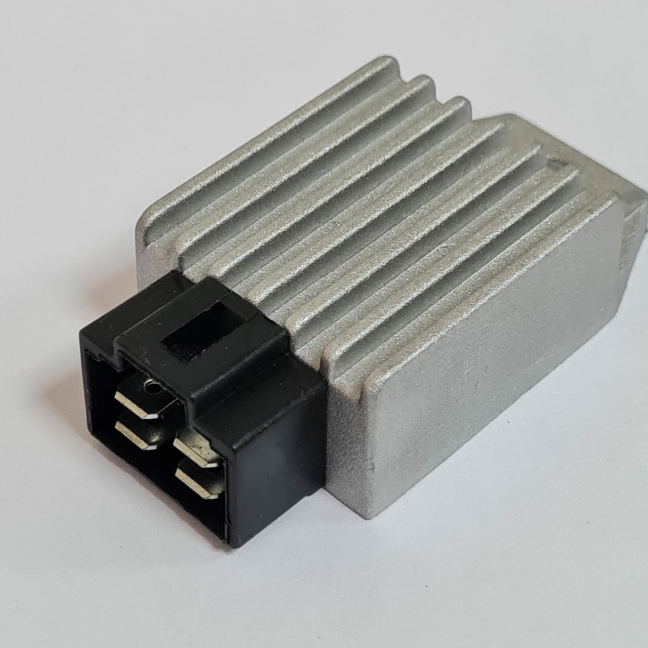 фото Реле, регулятор напряжения (Серебристо-черный) GY-125 для мопеда, скутера, квадроцикла, питбайка 1шт