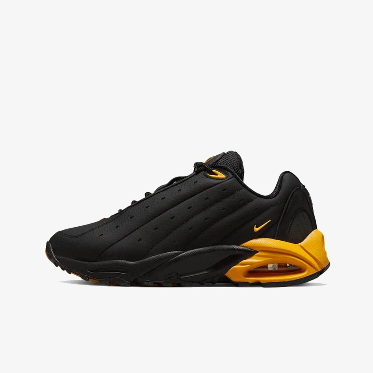 Кроссовки NIKE NOCTA Hot Step Air Terra «Black University Gold»