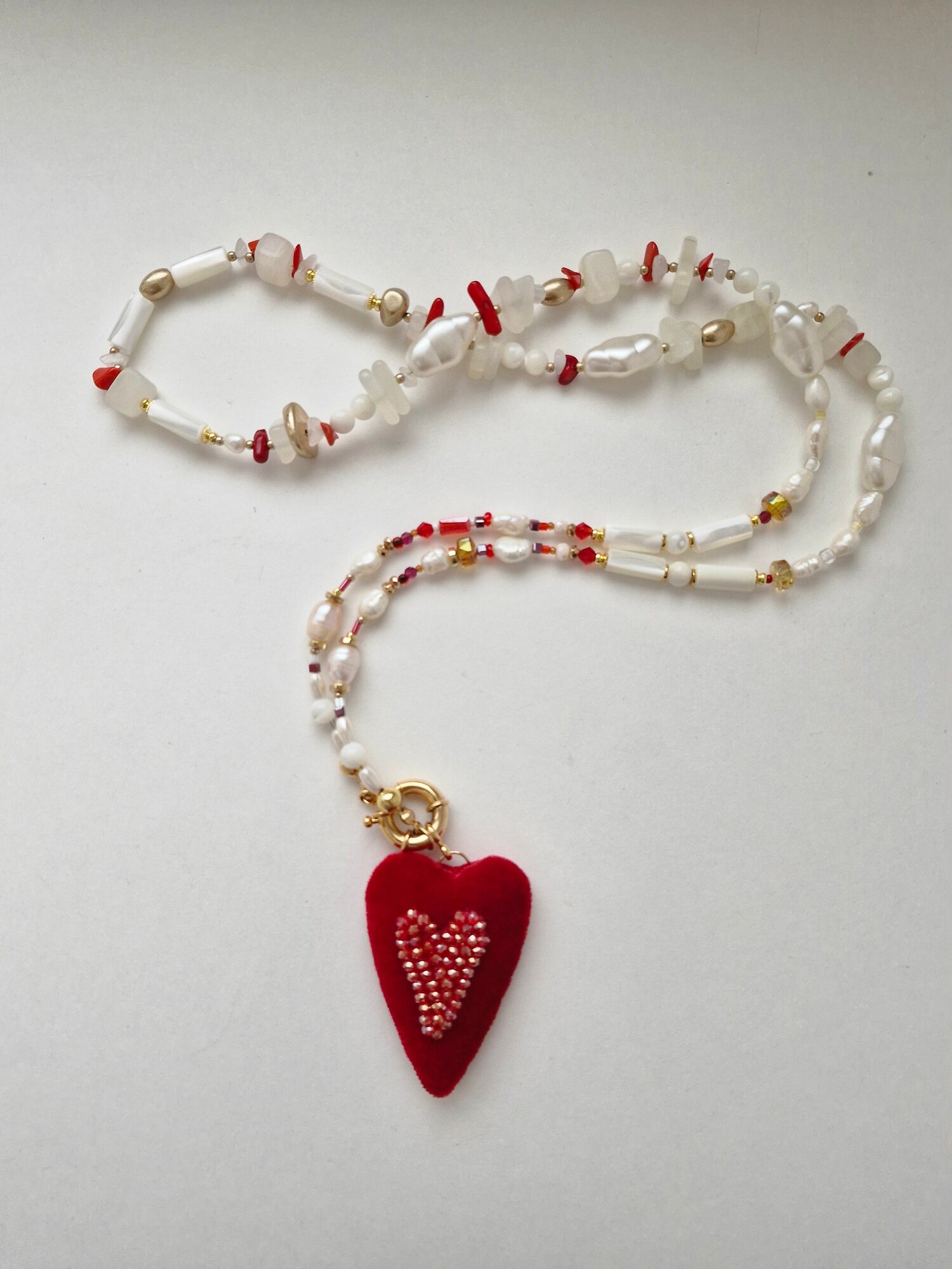 Колье ЛЕТО JEWELRY, перламутр, жемчуг пресноводный культивированный, шпинель, кристалл, жемчуг культивированный, коралл прессованный, жемчуг пресноводный, хрусталь, коралл, гранат