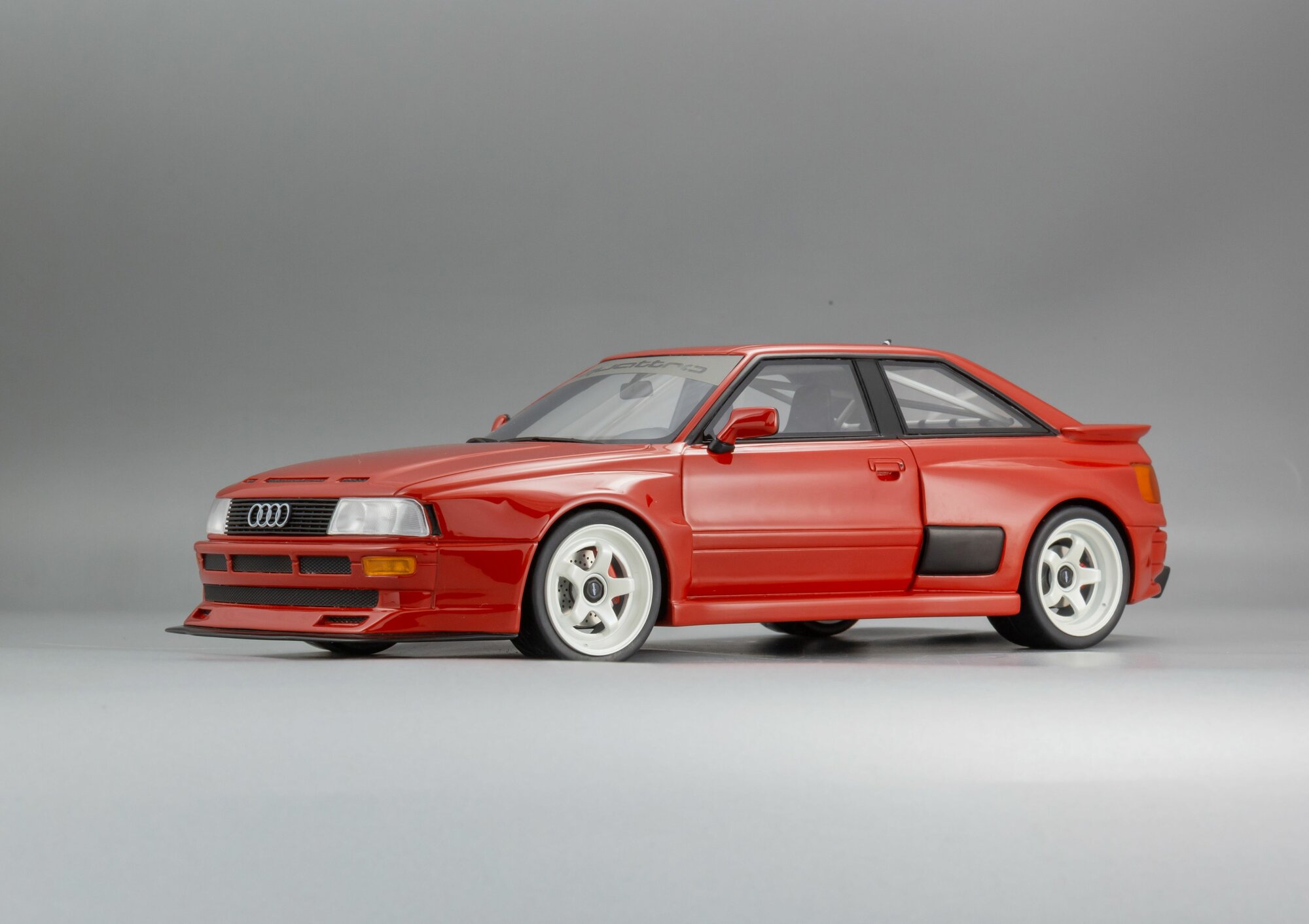 Масштабная модель Audi 80 Coupe Prior Design - 2021 масштаб 1:18 от OTTO MOBILE — фото 1