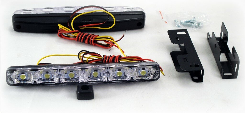 Дневные ходовые огни 12V 6 SMD пласт. корпус с указ. поворота (к-т 2шт)